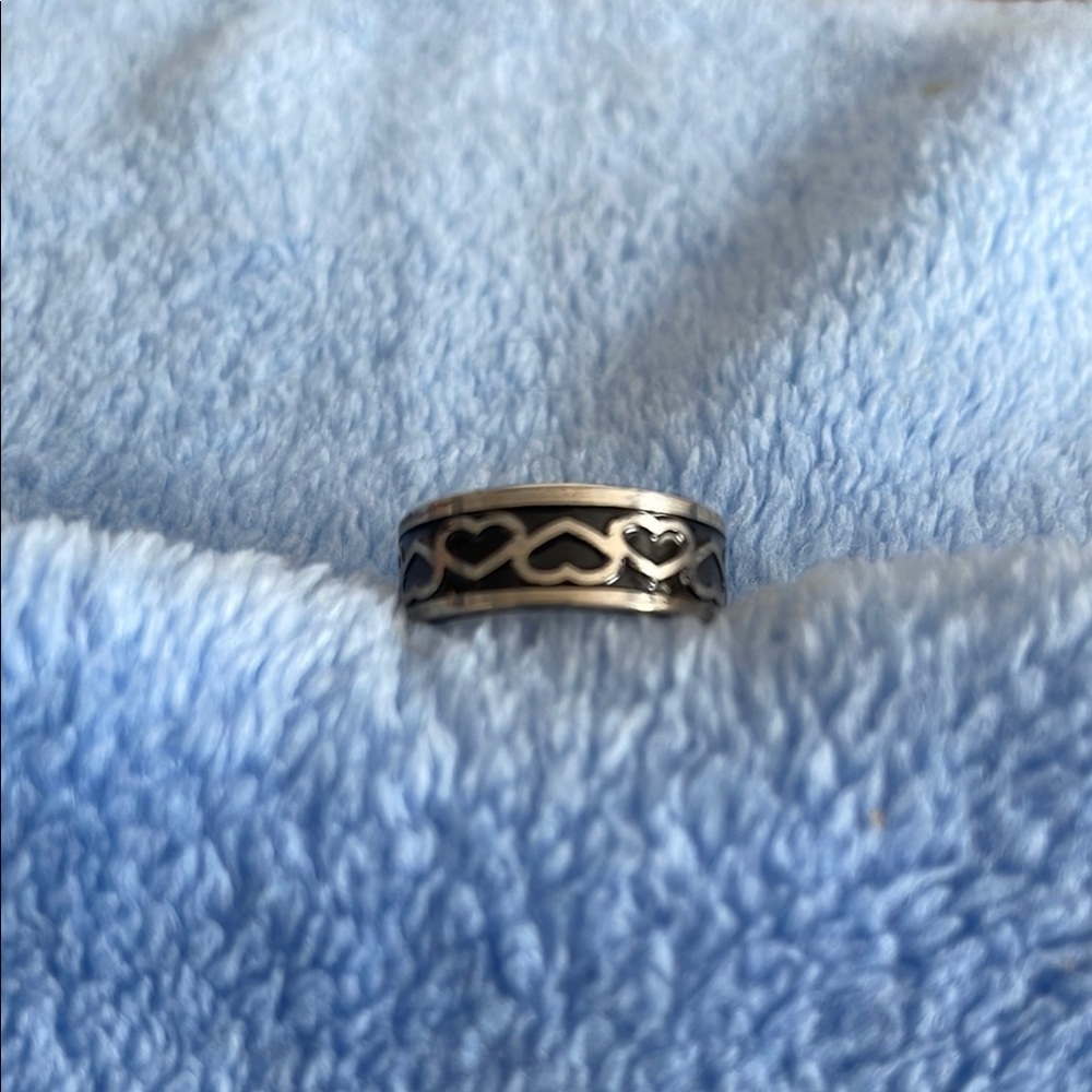 Silver Heart Pattern Ring